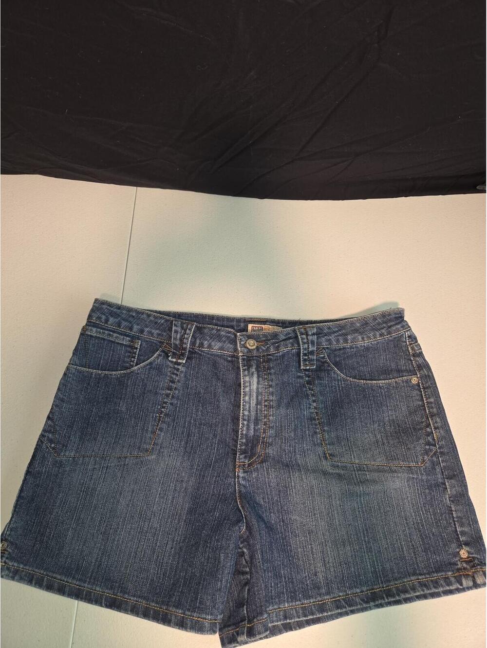Faded Glory Stretch Denim Shorts Ladies Size 16